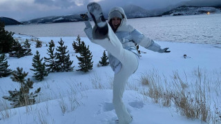 Снежните забавления на Нина Добрев