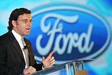 "Форд" обявиха съкращенията, акциите се сринаха с 11%