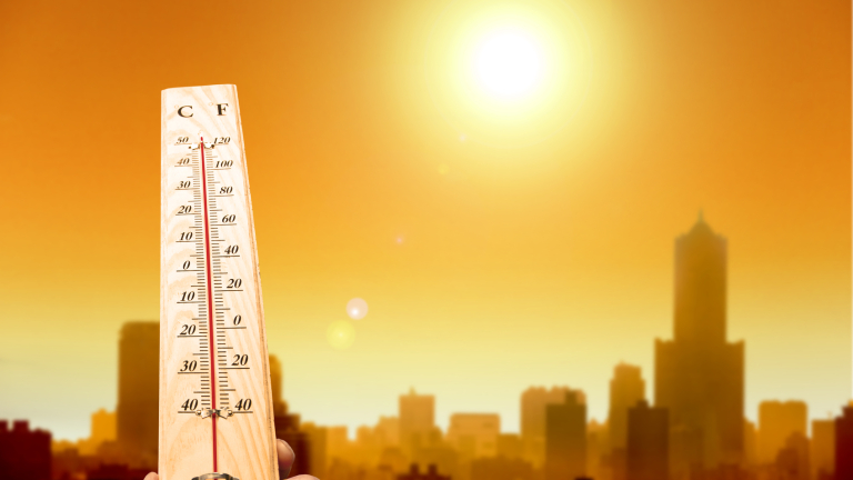 17 области в червено - температури до 44°C