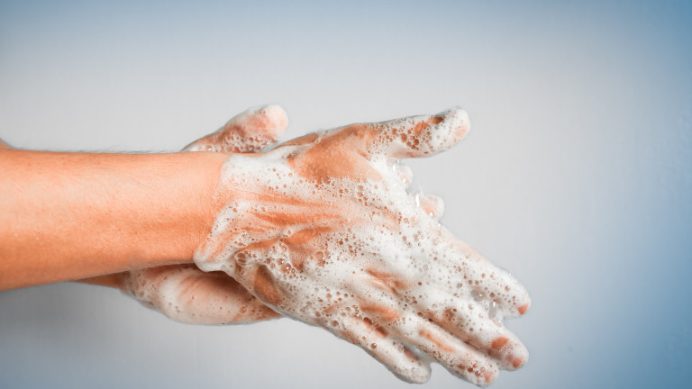 Да си мием ръцете най-малко 20-30 секунди със сапун, съветва специалист 