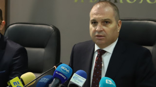 Не виждам и най малък симптом за разклащане на правителството Няма