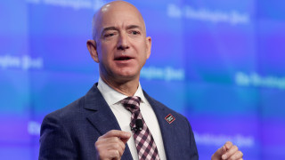 Безос продава акции за 1 милиард на Amazon, за да финансира космическата си компания