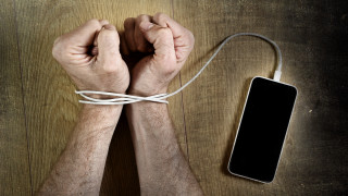 Влогъри на война със смартфоните
