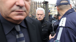 Адвокат Нотев очаква Сидеров да бъде обявен за издирван беглец 