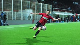 Локомотив Пловдив има интерес към алжиреца Уалид Арджи научи ТОПСПОРТ