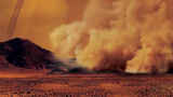 Откритие: На Титан бушуват гигантски прашни бури