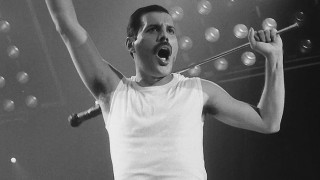 Обожаваме Queen и то най вече заради невероятните гласови способности на Фреди