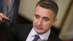 Александър Николов уверява: България няма да остане на тъмно и студено