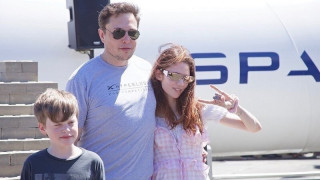 Тази седмица Илон Мъск посети централата на SpaceX в Калифорния за да