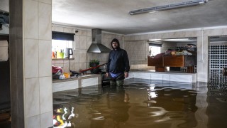 Най малко един човек загина в Португалия а дете е в