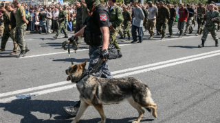 Сепаратистите организираха "парад" на военнопленници в Донецк