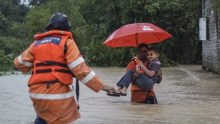 Наводнения принудиха 40 000 души да напуснат домовете си в Малайзия