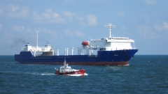 Кораб блъсна руски ферибот край Шабла и потегли към Босфора