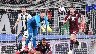 Ювентус ще удължи договора на вратаря Войчех Шчесни Това твърди