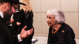 Стогодишната оцеляла от Холокоста Марго Фридлендер призова младото поколение винаги