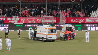 Българският футболист Антони Иванов се контузи тежко Той пострада по