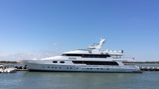 Великобритания затяга санкциите срещу самолети и яхти принадлежащи на санкционирани