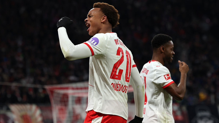 Челси и Манчестър Юнайтед са сред клубовете, които следят халфа