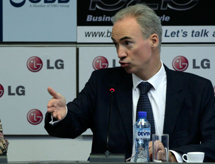 Френският посланик разкритикува кабинета на тройната коалиция