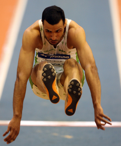 Николай Атанасов на финал в дългия скок на световното 