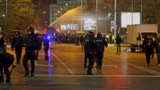Хиляди футболни запалянковци се събраха на протест срещу БФС в