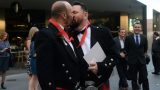 Швейцария узаконява еднополовите бракове