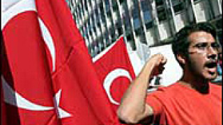 Още двама турски военни на съд заради "Чук"