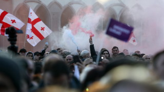 Няколко хиляди грузинци протестират срещу избирането на кандидата за президент