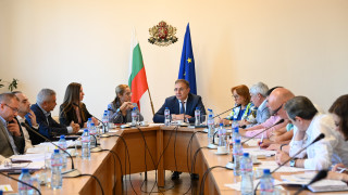 Без резултат приключиха преговорите между синдикатите и бизнеса по предстоящото