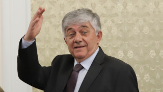 Бившият конституционен съдия Румен Ненков коментира пред БТВ че КС е