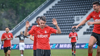 След като успя да привлече под наем халфа на ФК