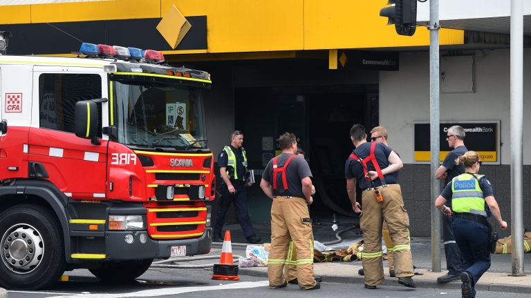 Австралиец подпали банка, 26 души пострадаха 