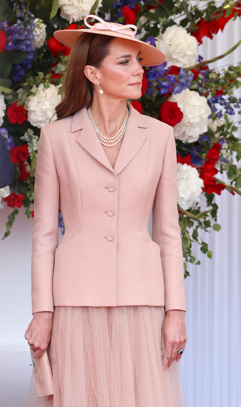 Сакото Dior, което Кейт избра