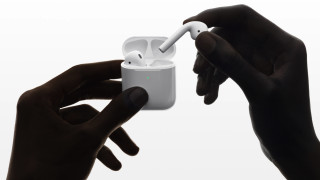 Apple AirPods 2 са тук с нов калъф и по-дълъг живот на батерията