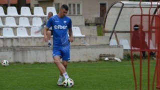 Новото попълнение на Арда Емил Виячки играе на поста централен