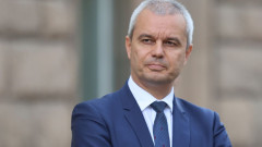 Костадин Костадинов: Радев е атакуван от плажoвете от неговите депутати