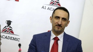 Като професионален баскетболист дълги години е носил екипа на ЦСКА