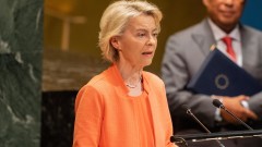Фон дер Лайен иска минимална възраст за социалните медии