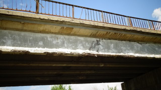 Ремонтът на пропадналия мост край Червен бряг който трябва да
