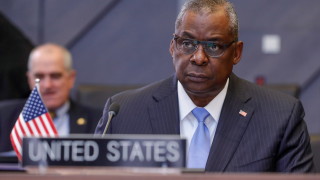 Министърът на отбраната на САЩ Лойд Остин проведе рядък телефонен