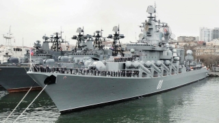 Ракетният крайцер „Варяг” сменя кръстосвача „Москва” до Сирия