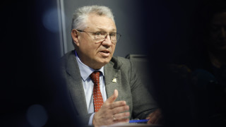 Шаламанов: 2600 българи са изведени от страни, където има риск от ракети и дронове