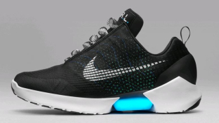 Nike пуска маратонки, които се връзват сами