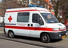 Лекар загина след удар между линейка и BMW