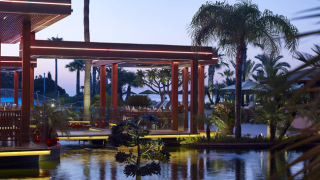 Най-красивите басейни по света (СНИМКИ)