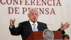 Мексиканският президент отново обвинен за подслушване на противници 