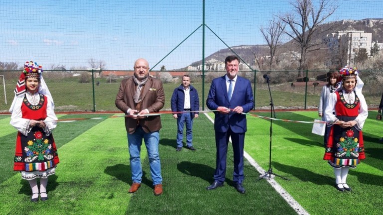 Красен Кралев откри игрище за мини футбол в Провадия