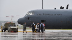 Австралийски сили поемат контрола над столицата на Соломоновите острови