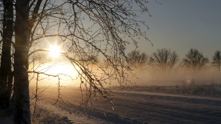Денят започва с мъгли