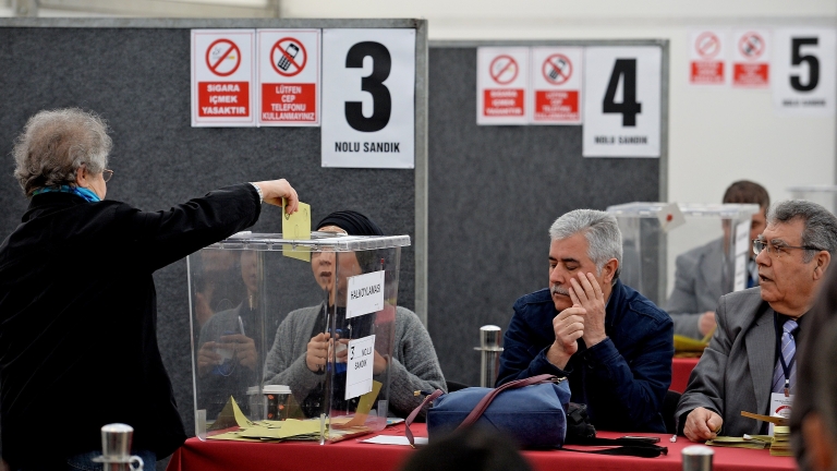 Турската диаспора започна да гласува за референдума